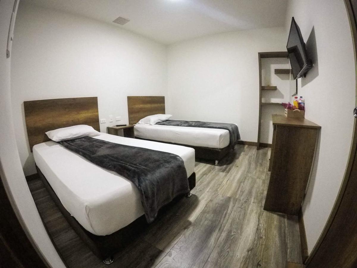 Hotel Junior Plaza Apía Esterno foto