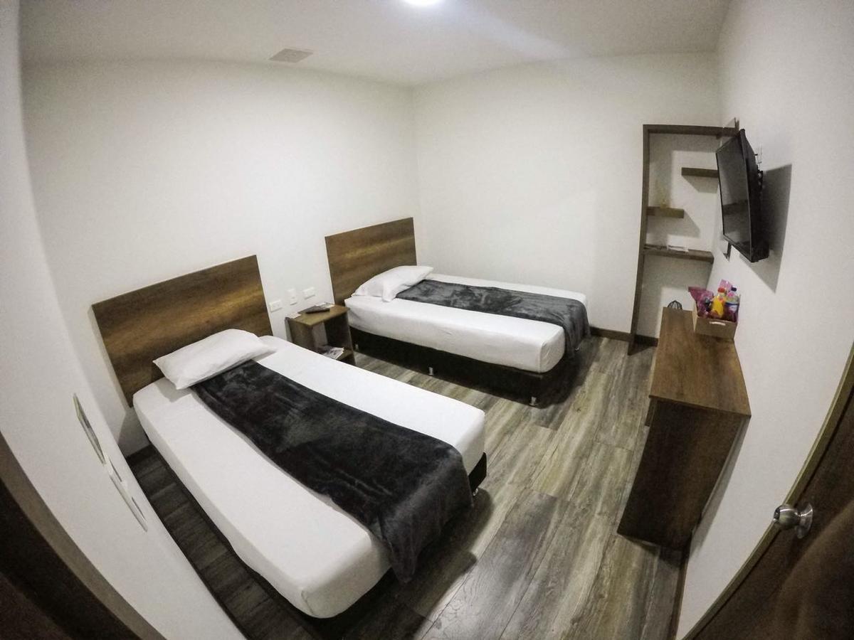 Hotel Junior Plaza Apía Esterno foto