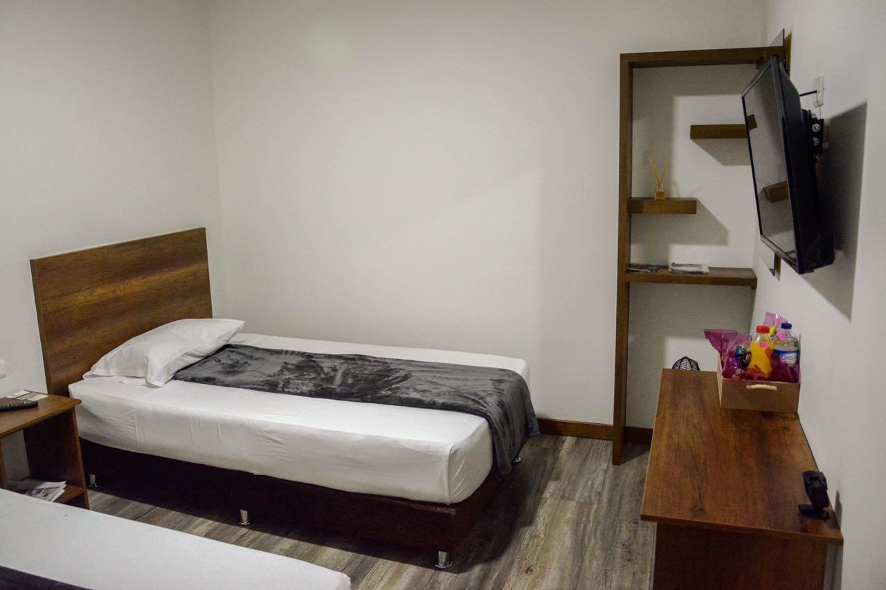 Hotel Junior Plaza Apía Esterno foto